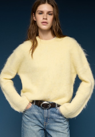 Pull&Bear Sweater in Yellow: front