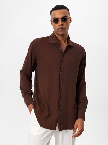 Antioch Comfort fit Overhemd in Bruin: voorkant