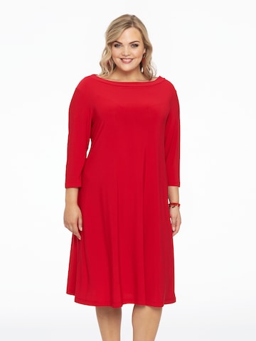 Yoek Dress in Red: front