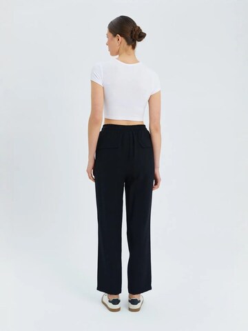 MixRay Regular Pants in Black