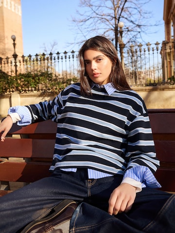 Bershka Тениска в синьо