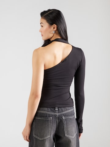 WEEKDAY T-shirt 'Iza' i svart