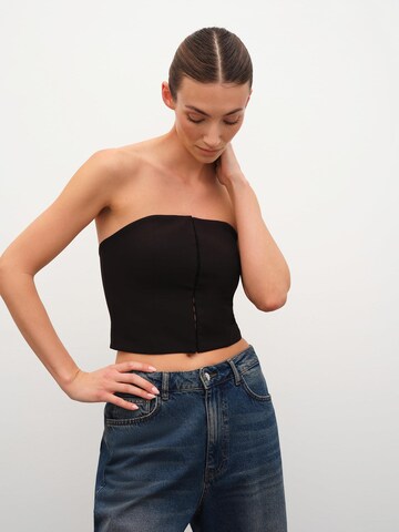 RÆRE by Lorena Rae Top 'Madita' in Black: front