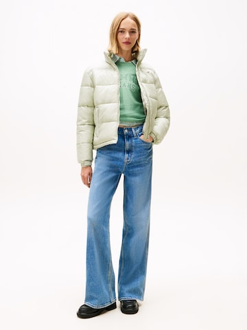 Tommy Jeans Φθινοπωρινό και ανοιξιάτικο μπουφάν 'ESS' σε πράσινο