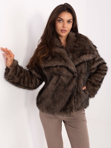 Madnezz House Übergangsjacke in Beige: Vorderseite