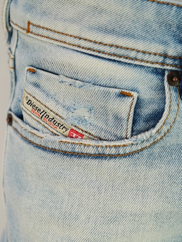 DIESEL Slimfit Jeans in Blau