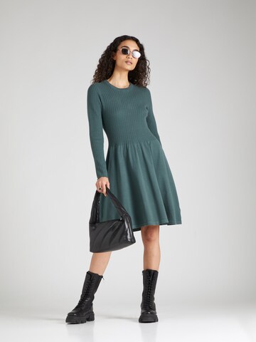 Robe 'Claire' ABOUT YOU en vert