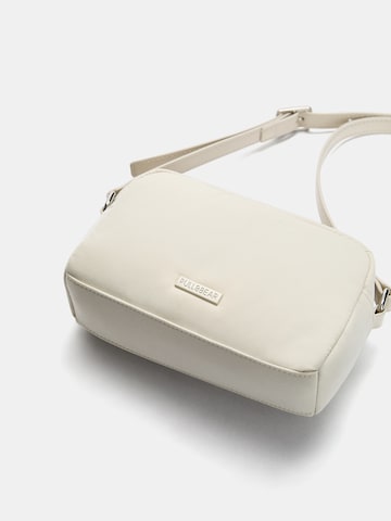Pull&Bear Umhängetasche in Beige