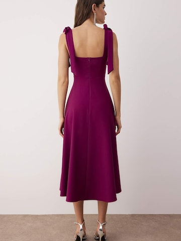 Trendyol Jurk in Lila