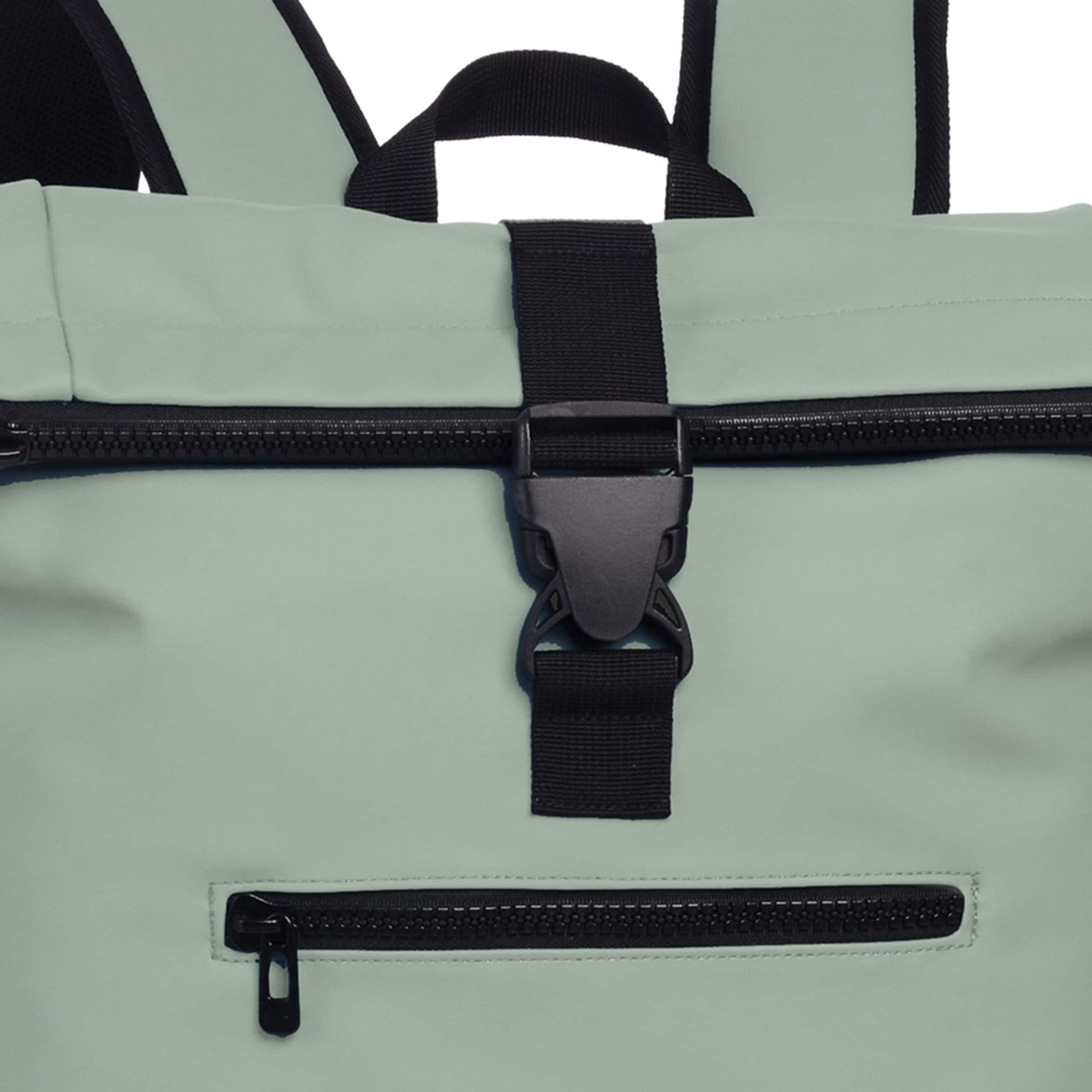 BENCH Backpack in Green