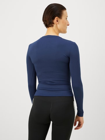 NIKE Funkcionalna majica 'ONE' | modra barva