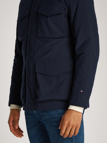 TOMMY HILFIGER Демисезонная куртка в Синий