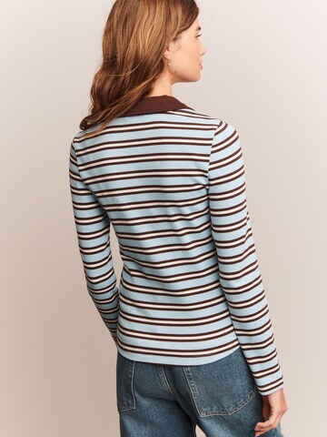 Next - Camiseta en azul