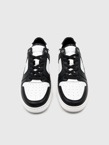 Dutch'D Sneaker low 'Rune' in Schwarz