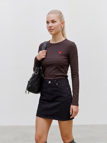 VERO MODA Тениска 'VMCHLOE' в кафяво: отпред