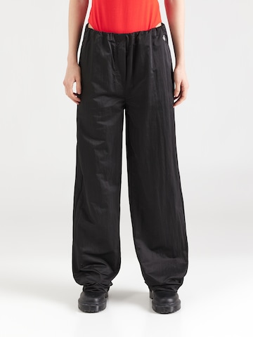 Calvin Klein Jeans Loosefit Παντελόνι σε μαύρο: μπροστά
