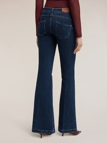 évasé Jean MOTIVI en bleu