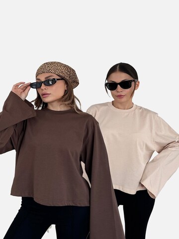 T-shirt C&City en marron : devant