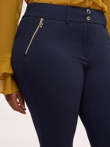 Flared Pantaloni di Fiorella Rubino in blu