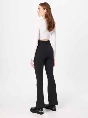 évasé Pantalon QS en noir