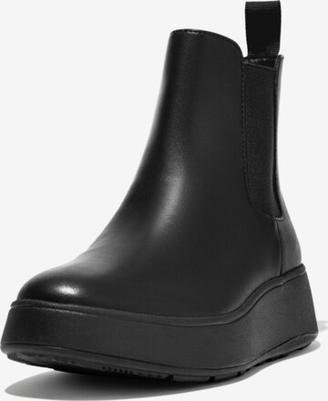 FitFlop Chelsea Boots in Black: front