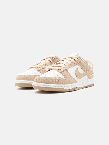 Nike Sportswear Низкие кроссовки 'Dunk Low SE' в Бежевый