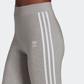 ADIDAS ORIGINALS Skinny Legginsy w kolorze szary