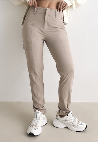 Aim'n Regular Sportbroek in Bruin: voorkant