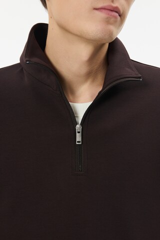 Matinique Sweatshirt 'Kade' in Brown