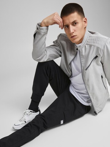 JACK & JONES Tapered Cargobyxa 'Gordon' i svart