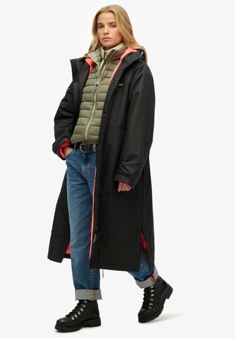 Superdry Tussenmantel in Zwart