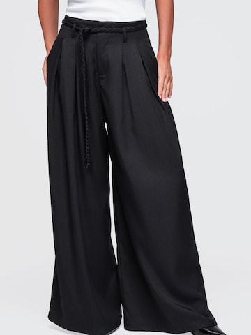 Ombre Regular Pants in Black