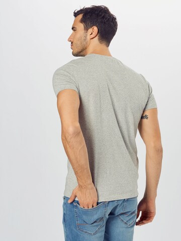 Tapered Tricou de la Superdry pe gri