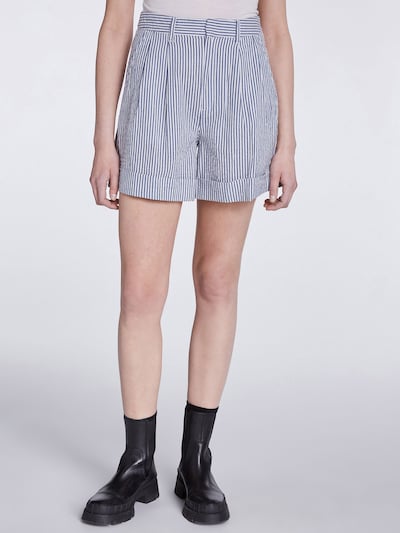 SET Shorts in navy / weiß, Modelansicht