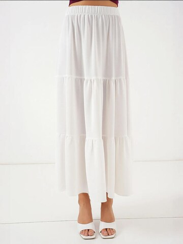 Bigdart Skirt in White: front