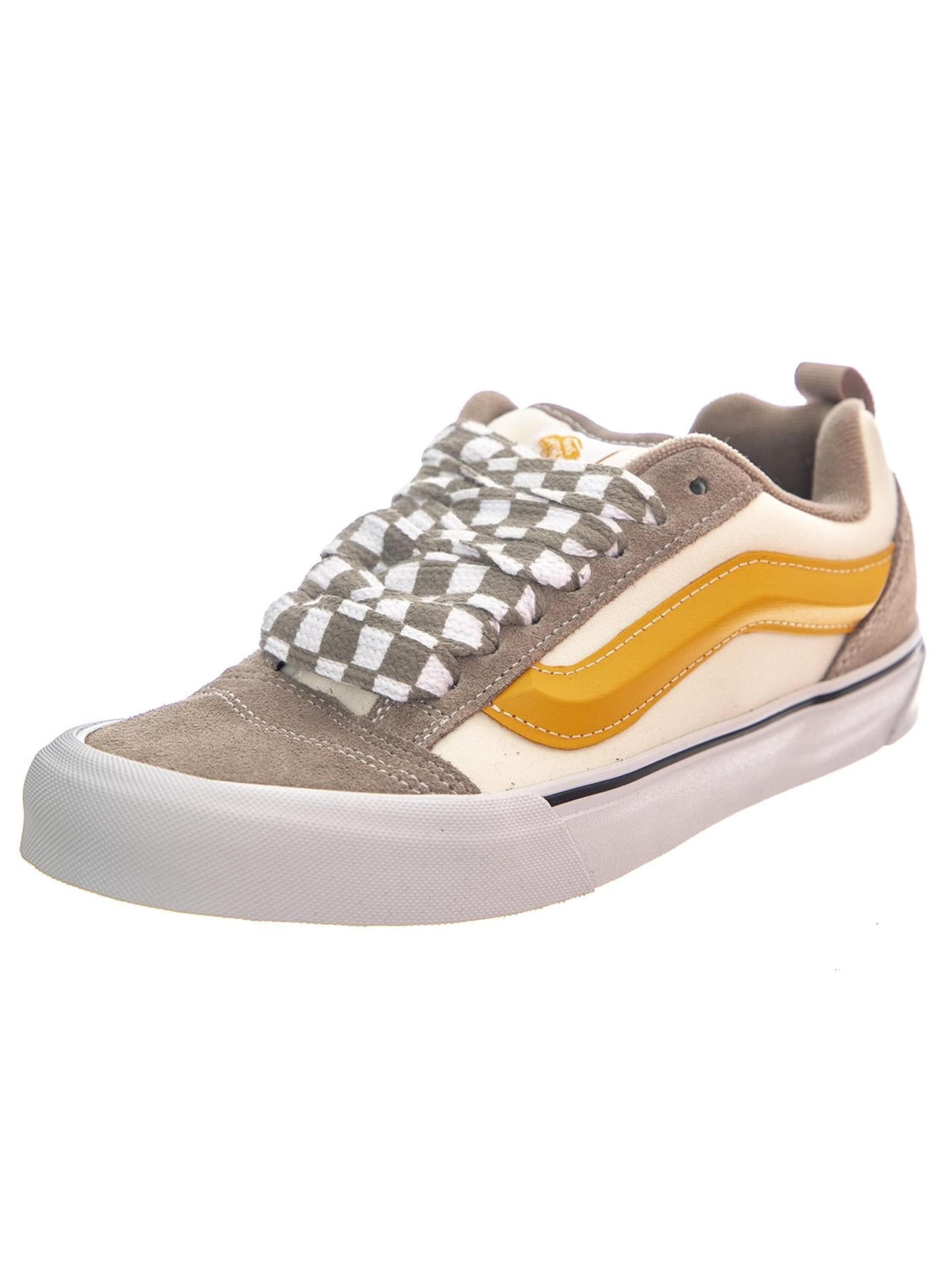 VANS Athletic lace-up shoe in Mixed colours: front
