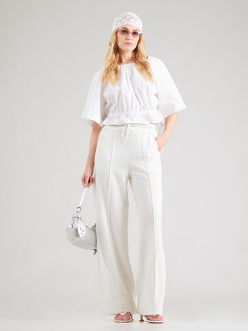 GUESS - Pierna ancha Pantalón 'JOLE' en blanco