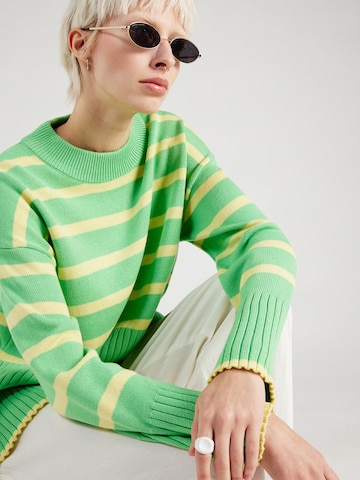 ONLY Sweter 'HELLA' w kolorze zielony