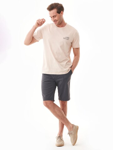 Organication Slimfit Shorts in Grau
