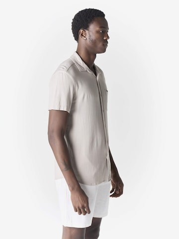 KOROSHI - Ajuste regular Camisa en gris