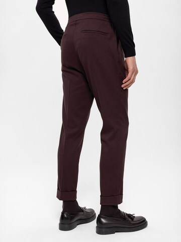 Regular Pantalon Antioch en rouge