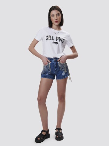 Influencer Тениска 'Girl Power' в бяло