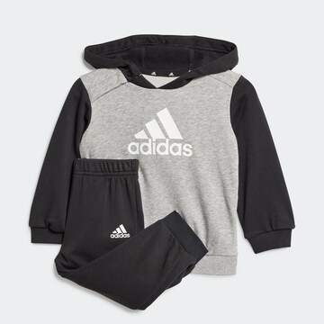 Survêtement 'Essentials' ADIDAS SPORTSWEAR en gris