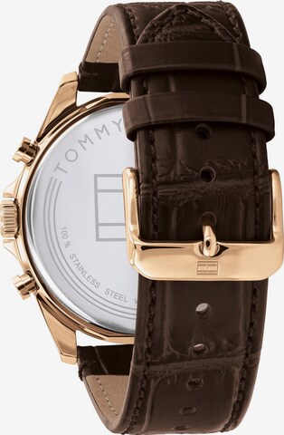TOMMY HILFIGER Zegarek analogowy w kolorze brązowy