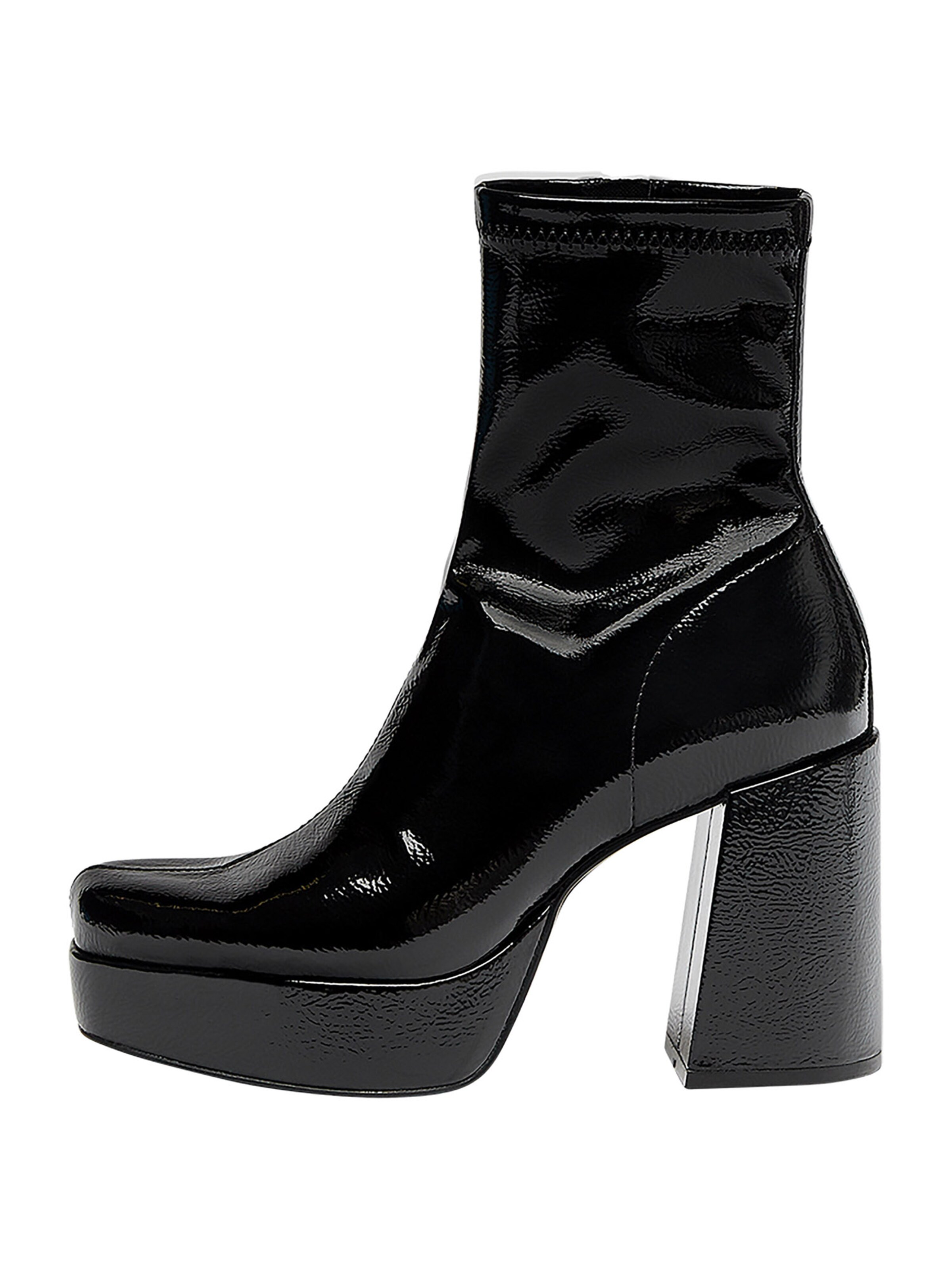 Cut out boots pull and bear hot sale