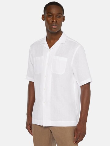 Coupe regular Chemise Boggi Milano en blanc : devant
