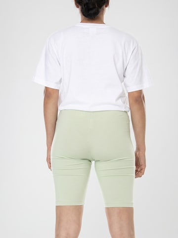 VANS Baggy Sporthose 'Flying V'‌‌‌‌‌‌‌‌‌‌ in Grün
