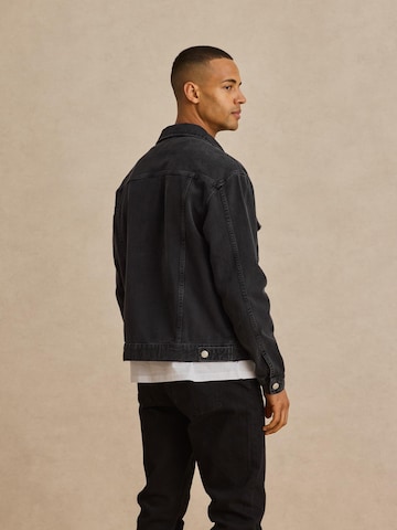 DAN FOX APPAREL Between-Season Jacket 'Jakob' in Black