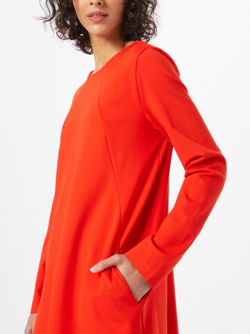 UNITED COLORS OF BENETTON Obleka | rdeča barva