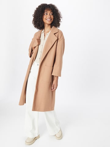 In The Style Between-Seasons Coat in Beige